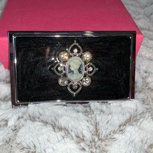 Card holder with Cameo